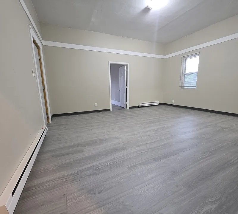 2 bed, 1.0 bath, $1,099 — Photo 2