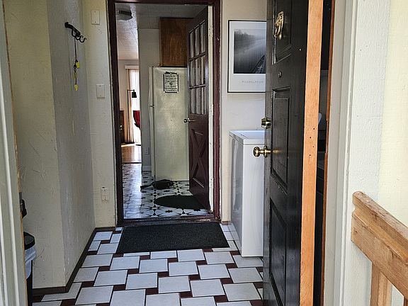 3rd image of 5265 Lakeside Dr