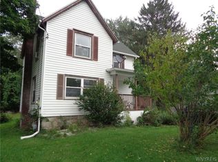 429 E Oak Orchard St, Medina, NY 14103