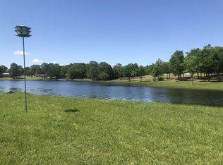 559 Paradise Island Dr, Defuniak Springs, FL 32433