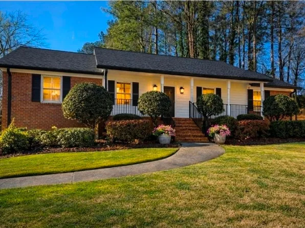 2752 Saddle Ridge Lake Dr, Marietta, GA 30062