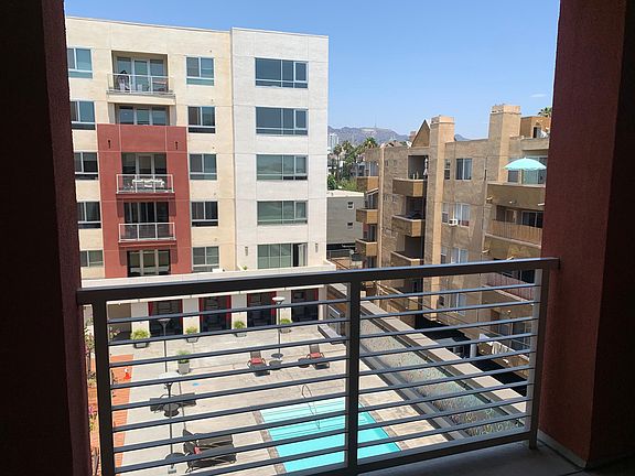 5th image of 1233 N La Brea Ave #404