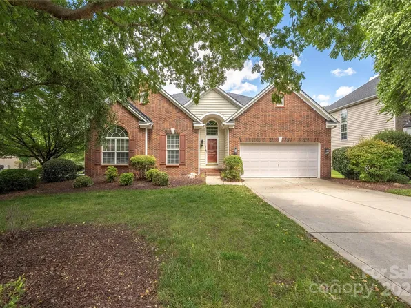 14103 Hiawatha Ct, Huntersville, NC 28078