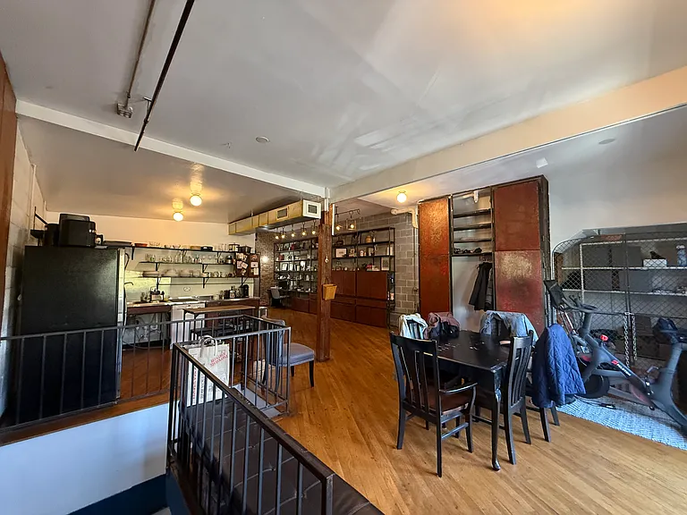 1111 W Randolph St #2 — Photo 4