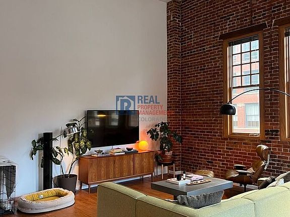 3rd image of 1732 Wazee St Ste 206