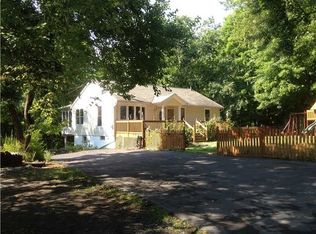 2 Leah Ln, Plainview, NY 11803