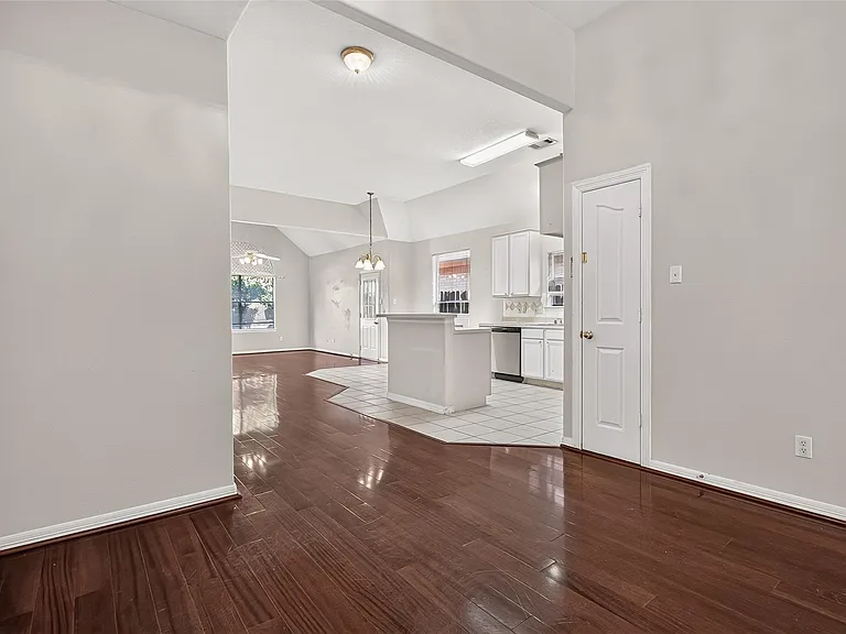 8503 Raybluff Ln — Photo 11