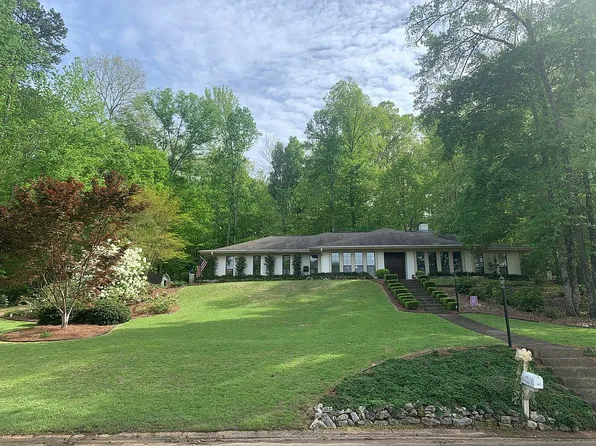 169 Nottingham Ln, Columbus, MS 39705