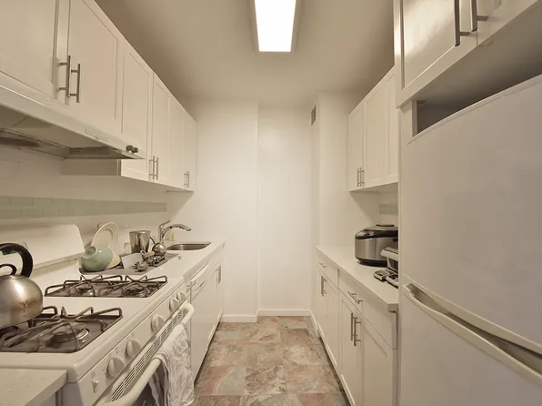 400 Central Park West 8E image 5 of 6