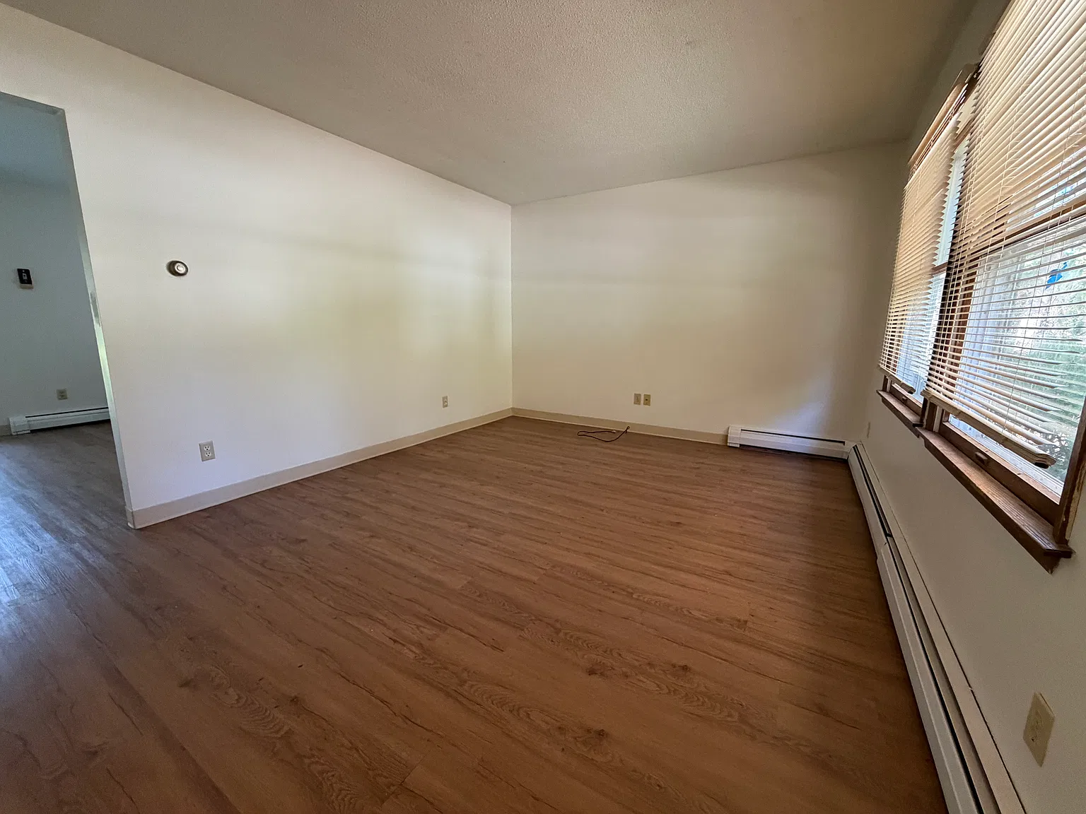 2 bed, 1.5 bath, 1100 sqft, $1,495 — Photo 4