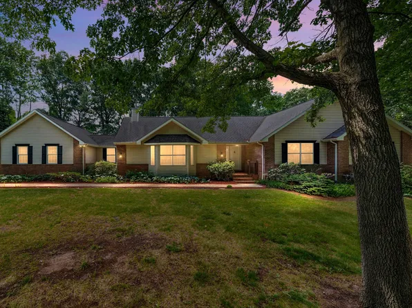 525 Judd Rd, Saline, MI 48176