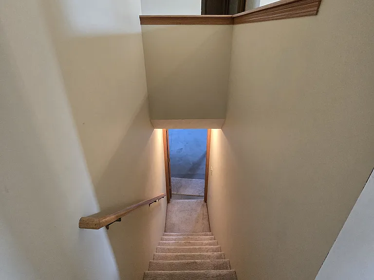 5408 S 82nd St — Photo 16