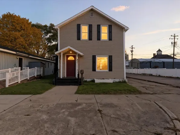 418 Woodworth Ave, Alma, MI 48801