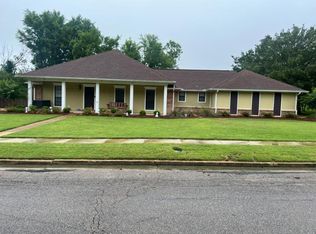 1901 Swallow Ln, Tupelo, MS 38801