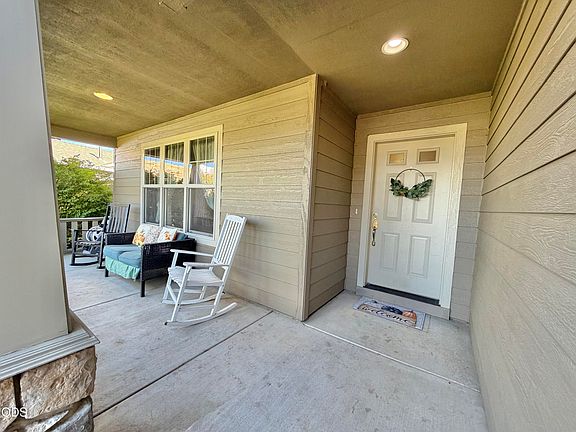 3rd image of 3235 Paramont St