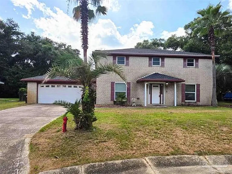 7819 Hearthstone Cir — Photo 1