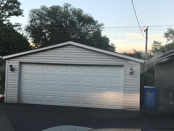 4th image of 340 De Smet Dr