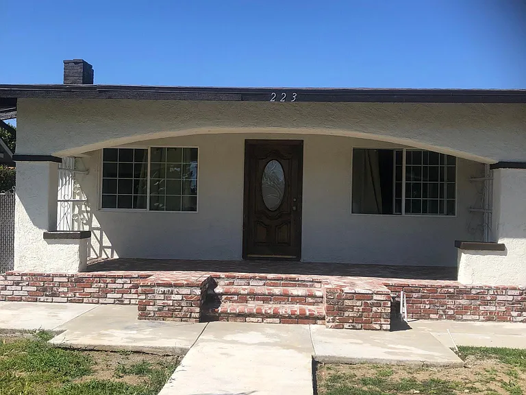 223 E Nevada St — Photo 3