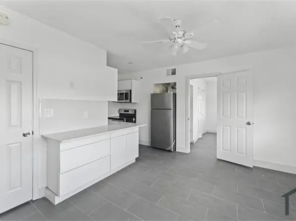 60 NW 76th St, Miami, FL