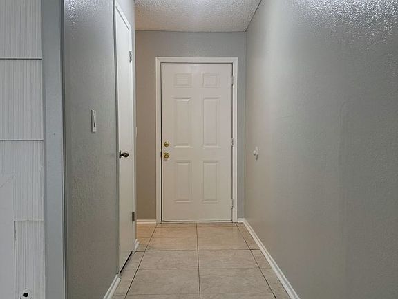 5th image of 3219 Denver Ave #3221