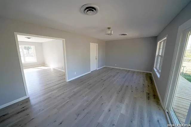 323 Stockton Dr — Photo 9