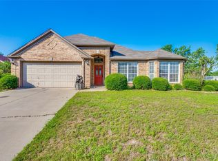 2821 Lakeside Dr, Burleson, TX 76028