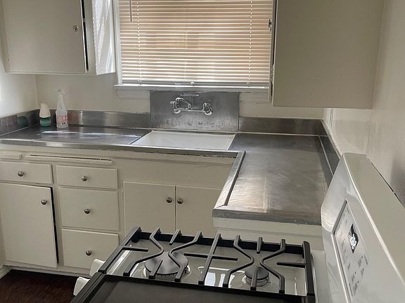 4th image of 4189 Leimert Blvd Unit 1/2