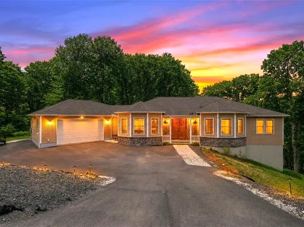 1007 Hampstead Rd, Bushkill, PA 18324