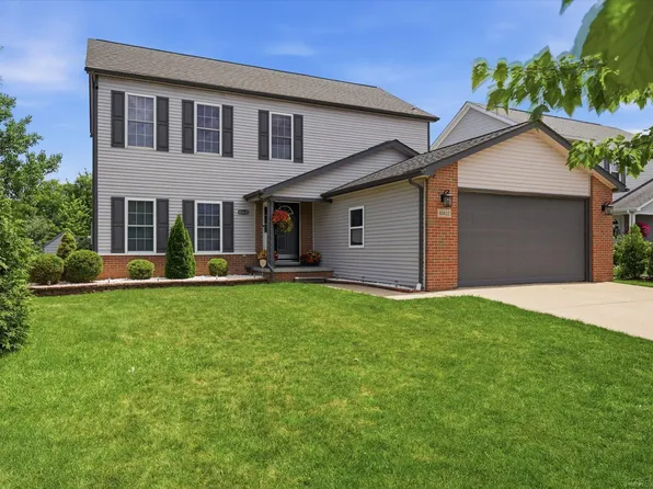 45622 Lone Pine Ln, Macomb, MI 48044