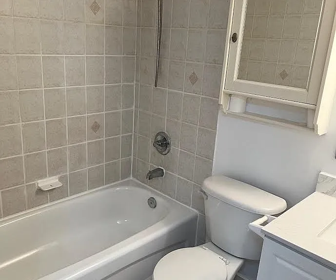 4975 Southampton Dr #143 — Photo 4