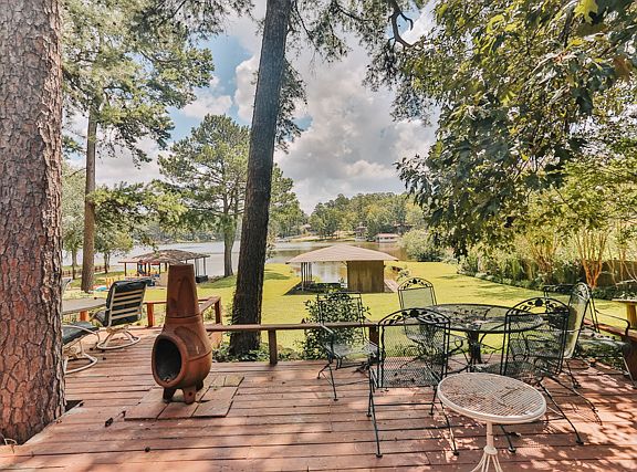 2nd image of 1503 Lake Park Cir