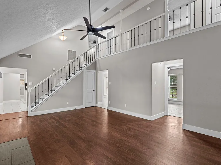 1107 Londonderry Ave — Photo 14