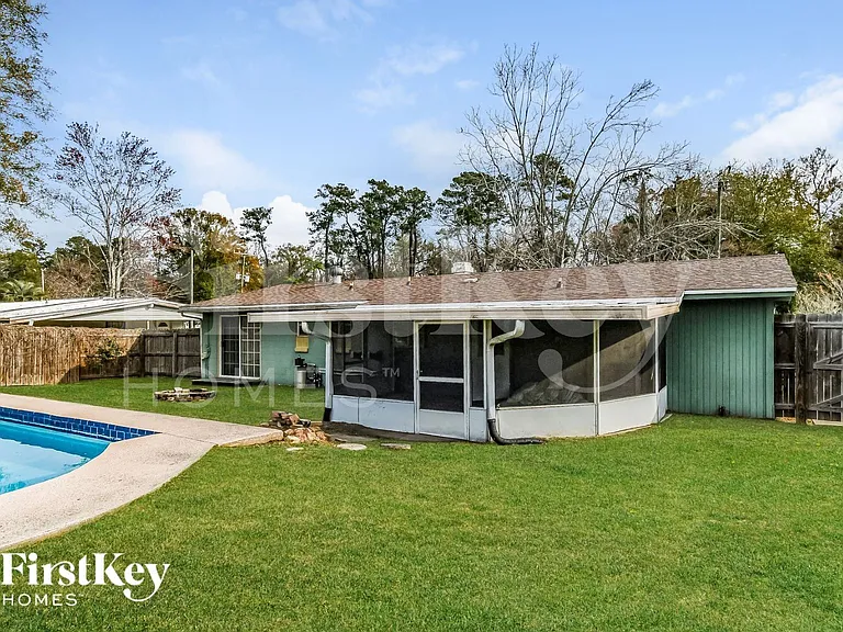 878 Westgate Dr — Photo 15