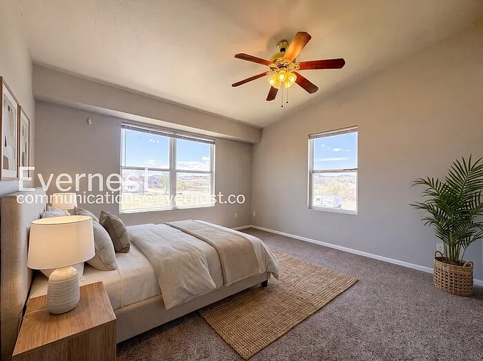 2 bed, 1.5 bath, 1090 sqft, $2,255 — Photo 4