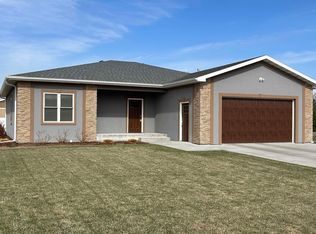 3302 Appaloosa Dr, North Platte, NE 69101