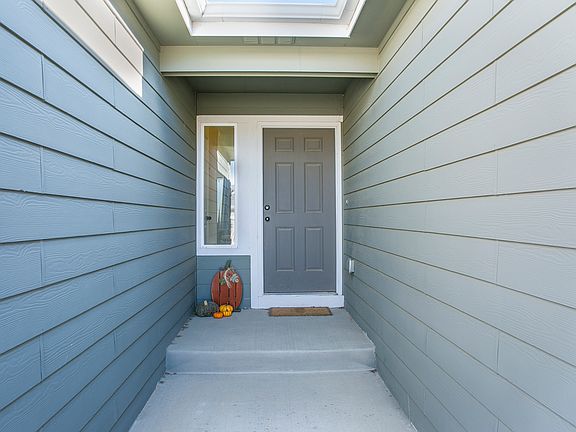 3rd image of 822 Mount Sneffels Ave