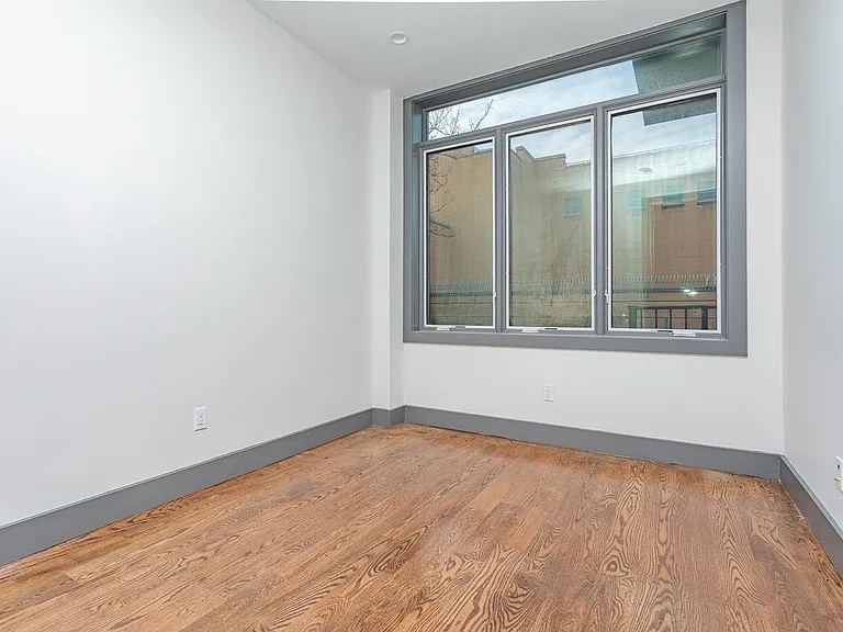 1295 Greene Ave #3A — Photo 7
