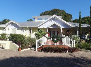 879 Shore Rd, Nokomis, FL 34275