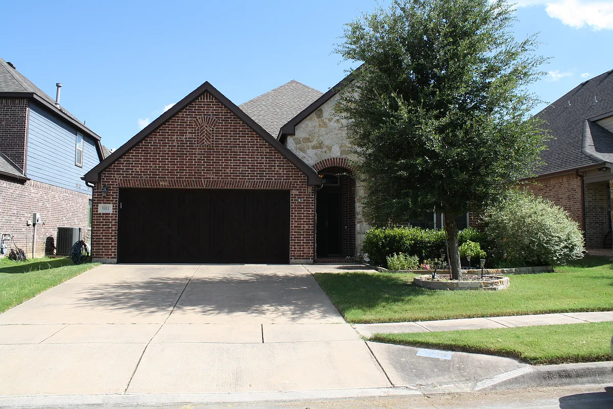 Building Photo - 8404 Whistling Duck Dr