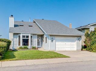 75 E Sandstone Cres SE, Airdrie, AB T4B 1T7