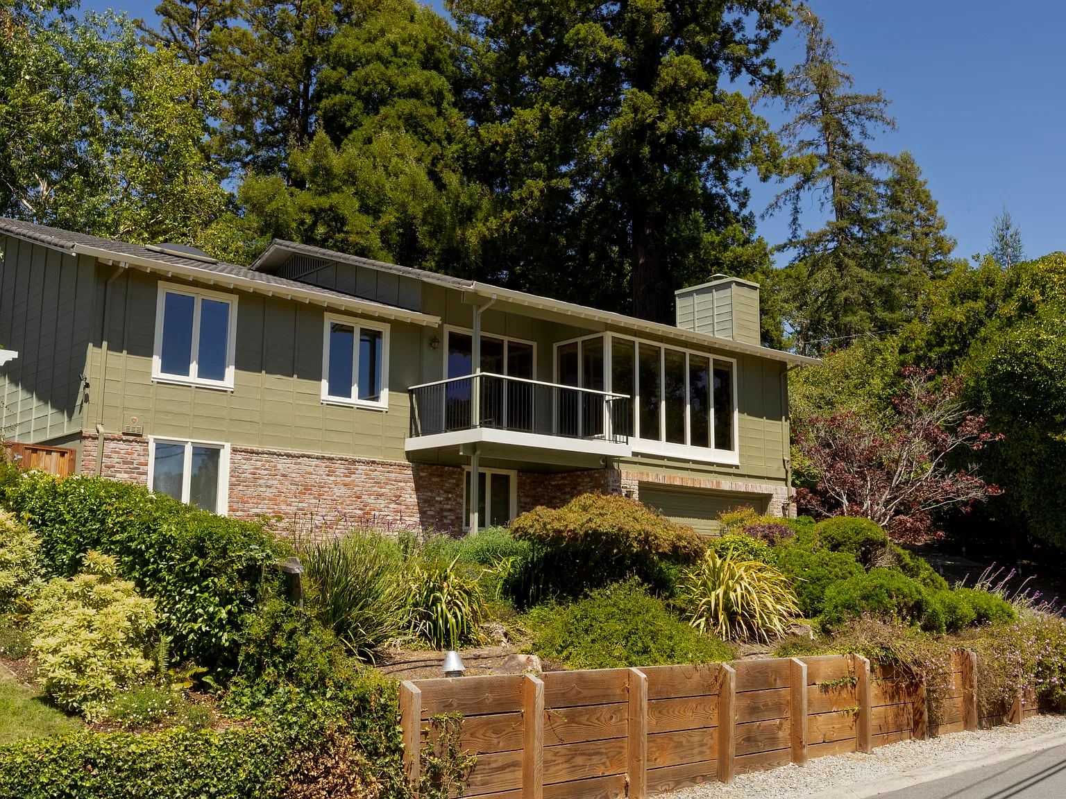 3 bed, 2.5 bath, 3000 sqft, $10,795 — Photo 3