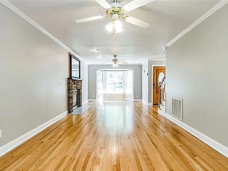 232 Whistling Swan Dr — Photo 10