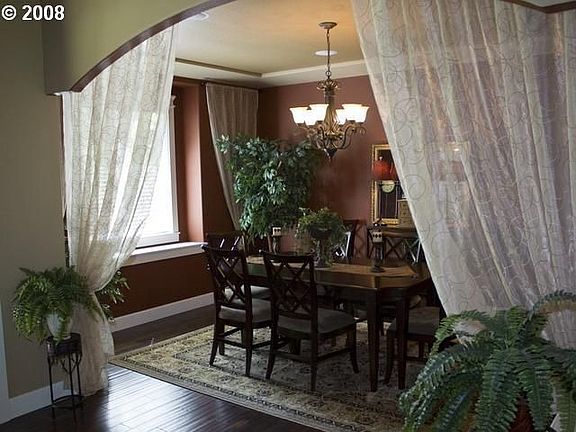         Formal Dining