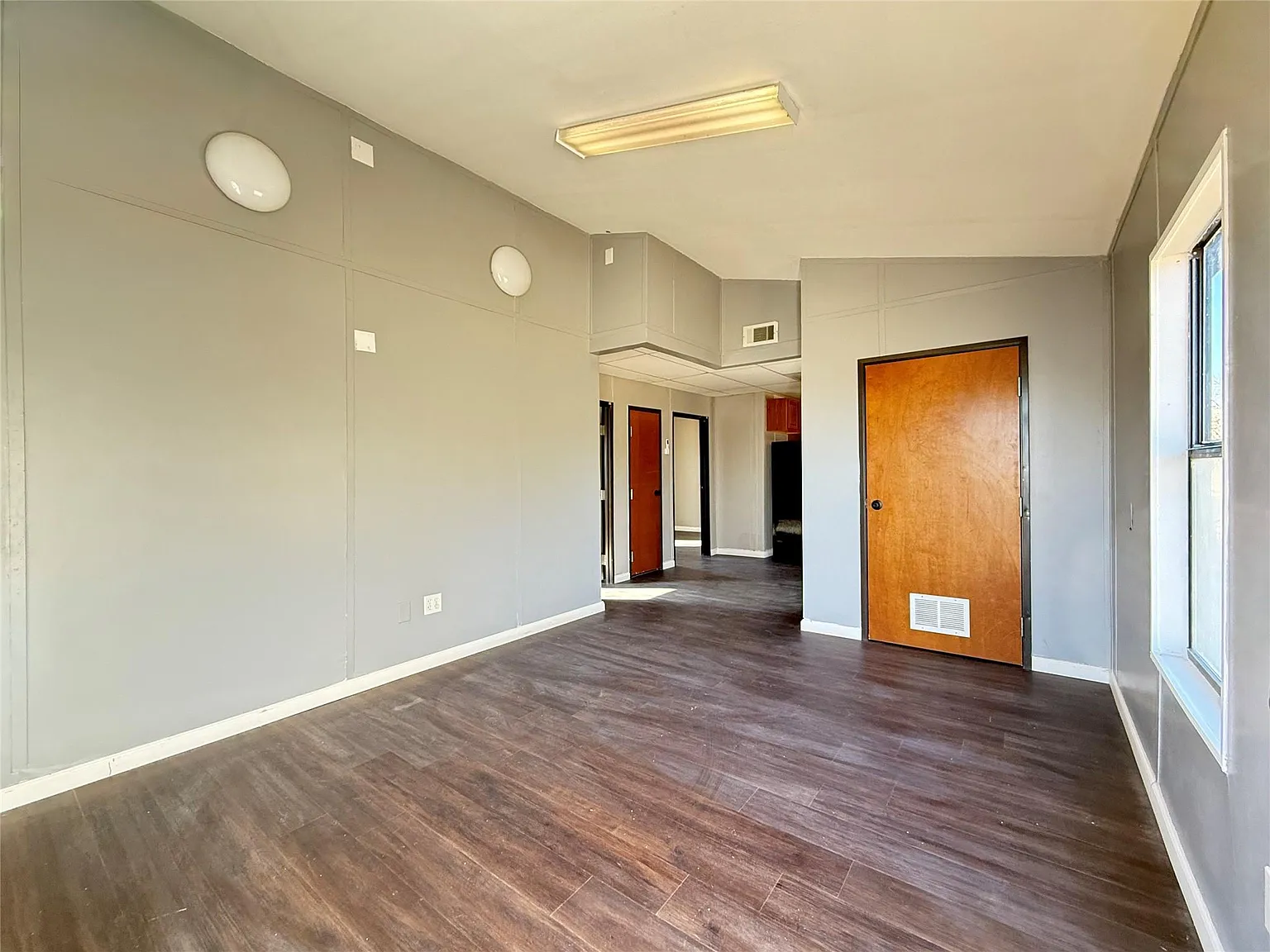 2 bed, 1.0 bath, 830 sqft, $850 — Photo 3