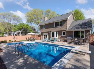 4049 Northview Ter, Eagan, MN 55123