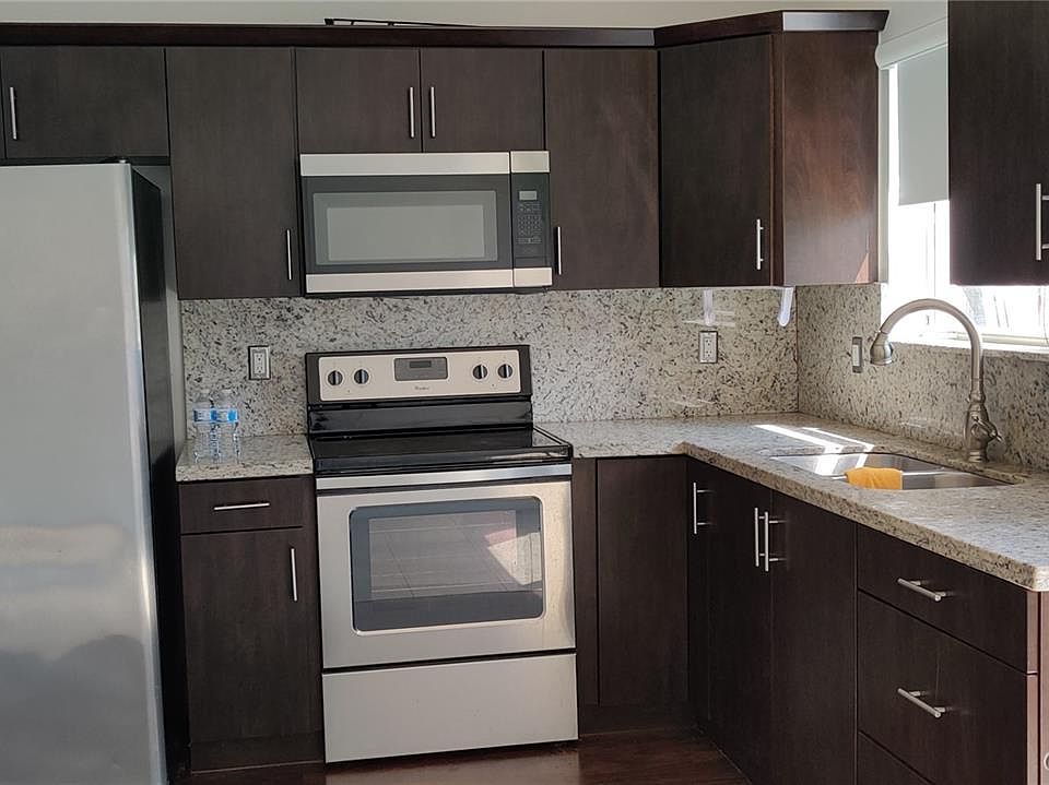 1st image of 3055 SE 15th Ave #3055