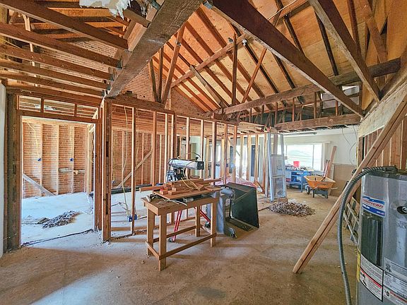 4th image of 23673 Whitmore Rd