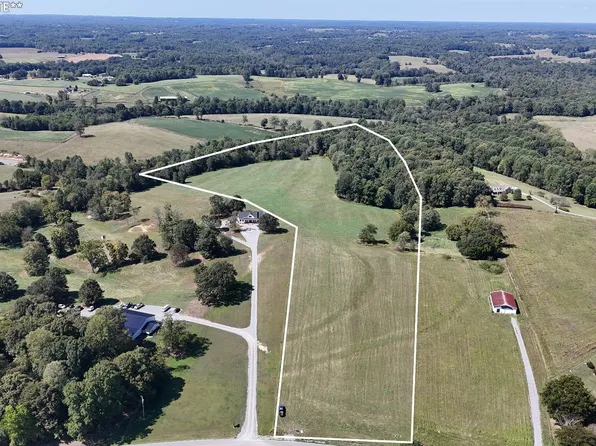 4 Akersville Rd, Lafayette, TN 37083