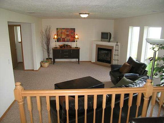 5th image of 822 N Kelsea