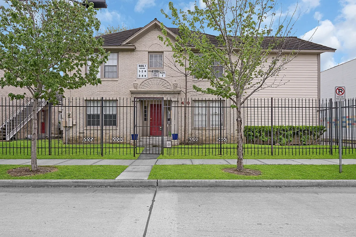Building Photo - 4109 Jack St Houston, TX 77006